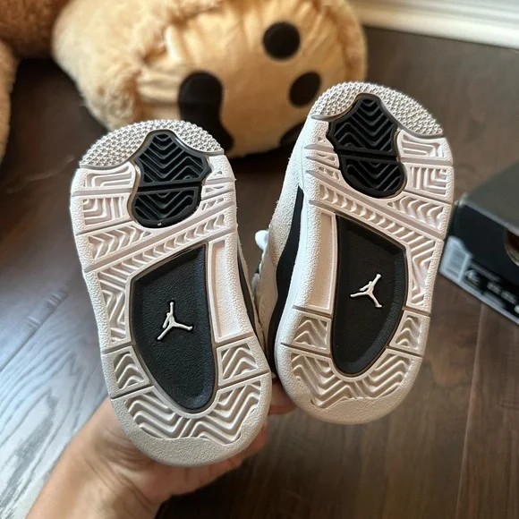 Jordan retro 4